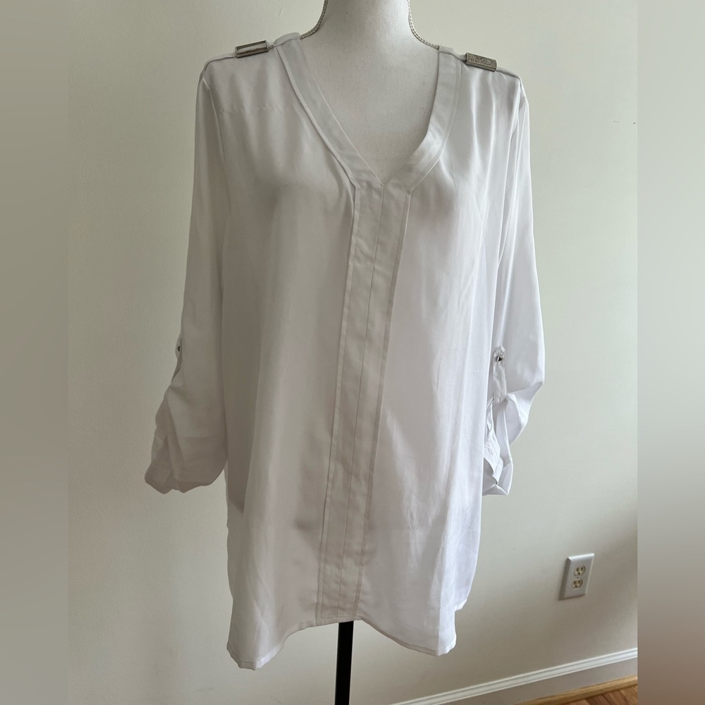 Jennifer Hudson collection XL white Flowing roll  tap sleeve decorative blouse